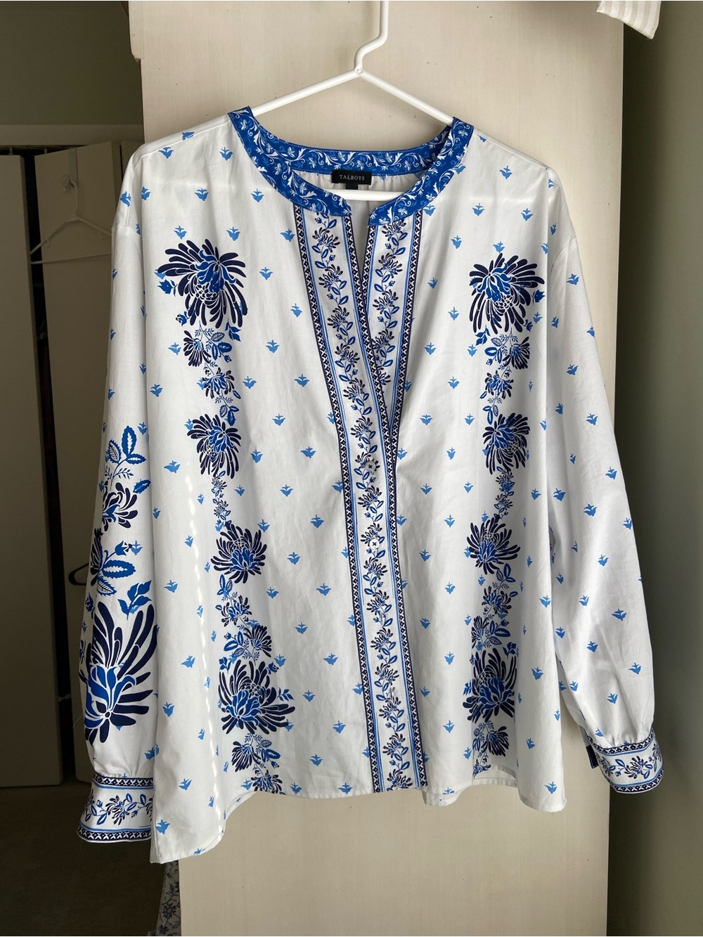 Talbots Top 💙 NEW - Picture 3 of 6